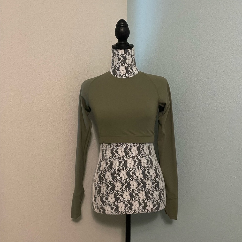 Southern Athletica, cropped long sleeve